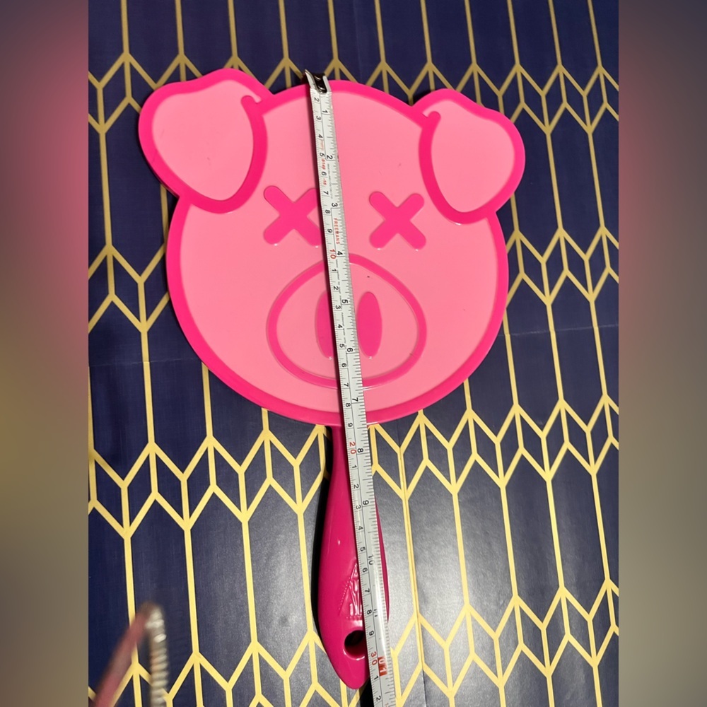 Jeffree Star Pink Pig Shaped Hand Mirror - Picture 6 of 6